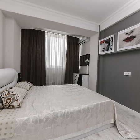The Base Apartments Chisinau Ngoại thất bức ảnh