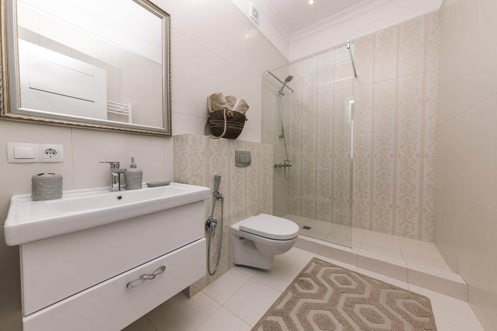The Base Apartments Chisinau Ngoại thất bức ảnh