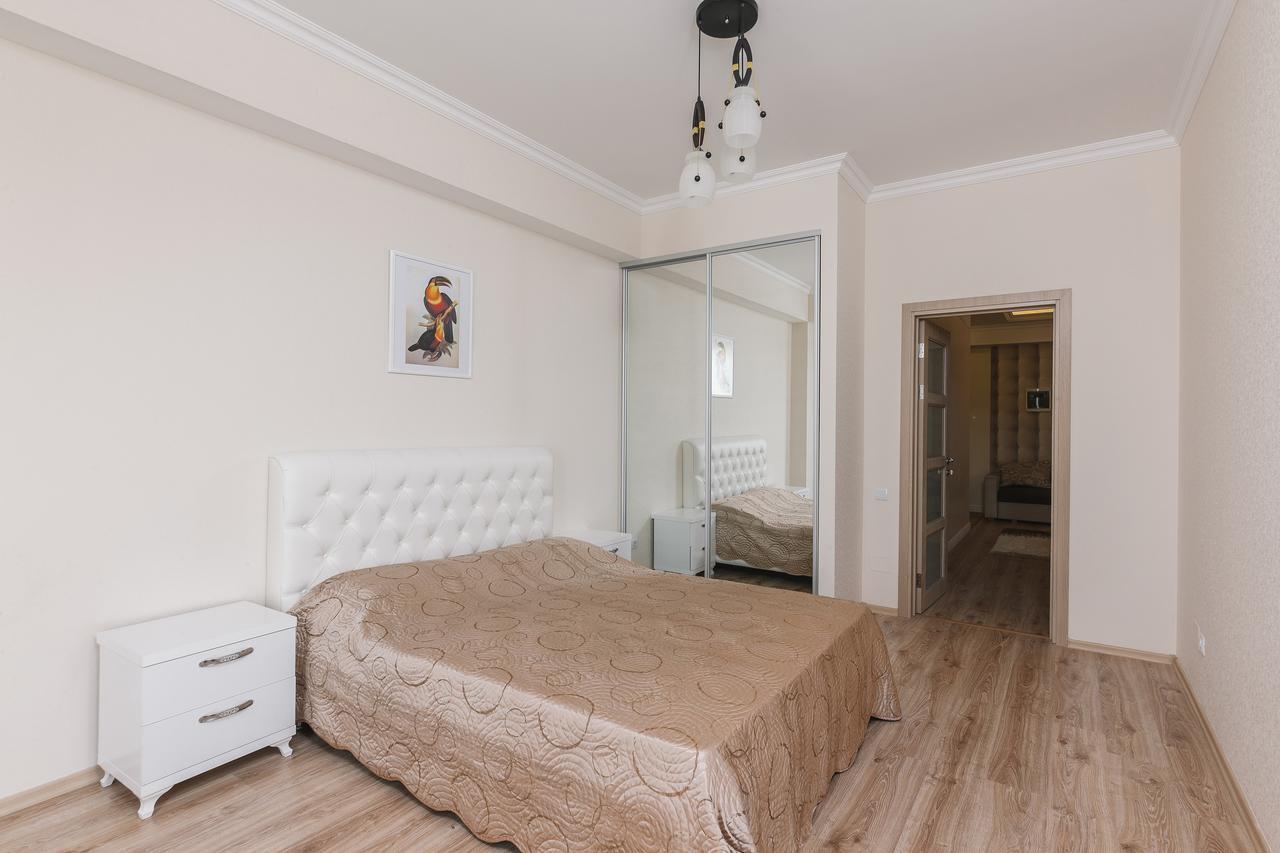 The Base Apartments Chisinau Ngoại thất bức ảnh