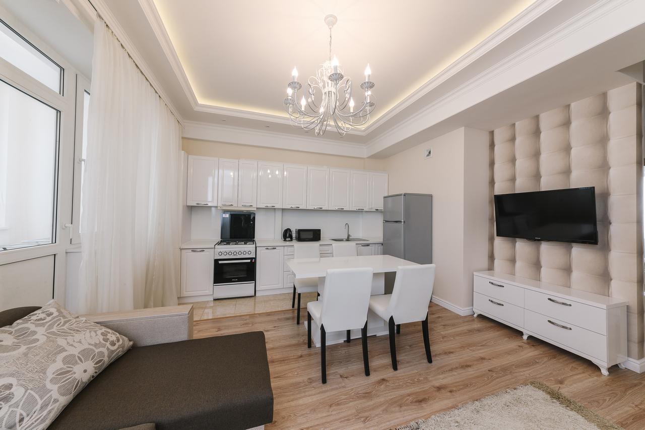 The Base Apartments Chisinau Ngoại thất bức ảnh