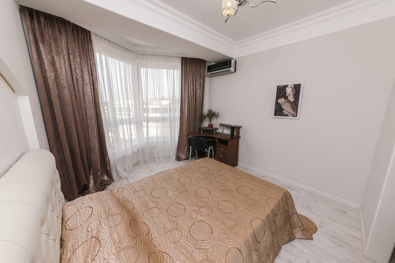 The Base Apartments Chisinau Ngoại thất bức ảnh