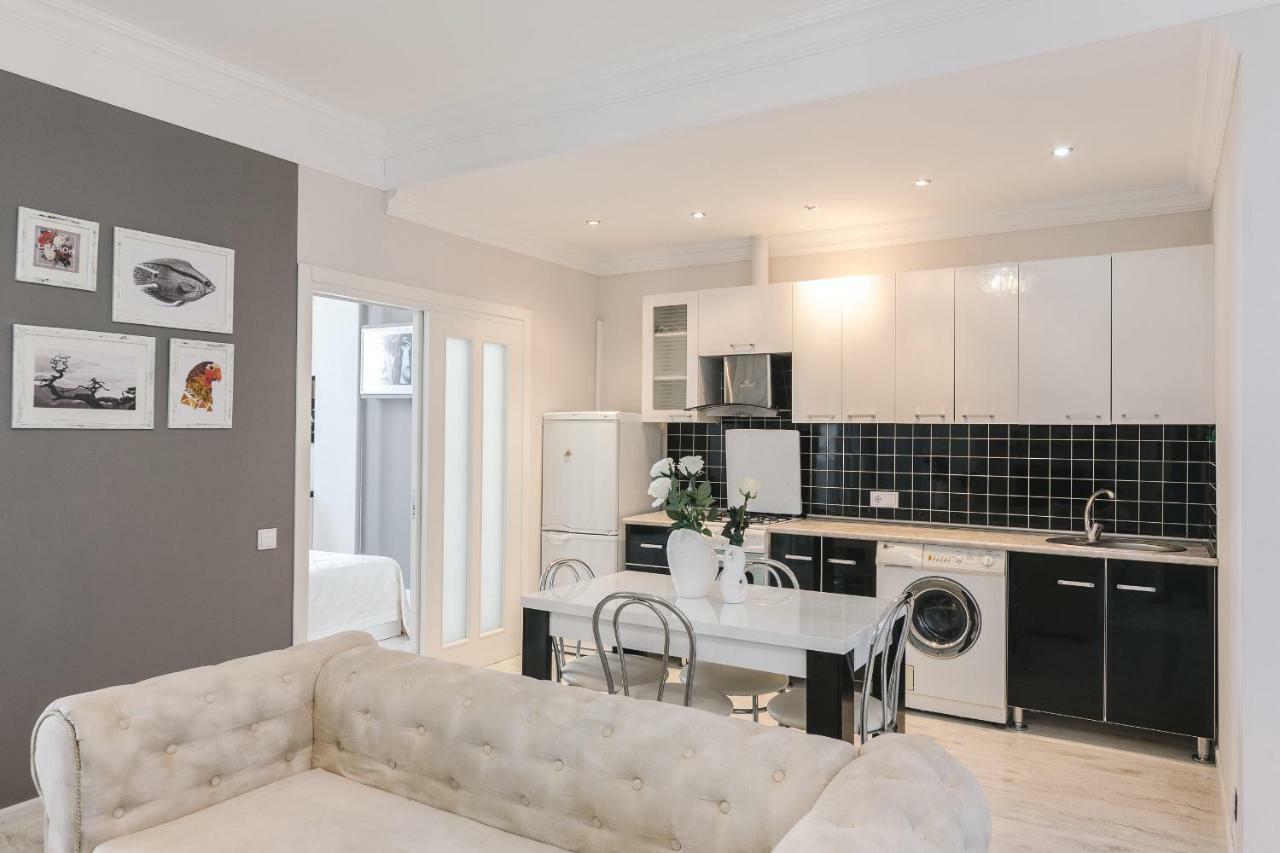 The Base Apartments Chisinau Ngoại thất bức ảnh